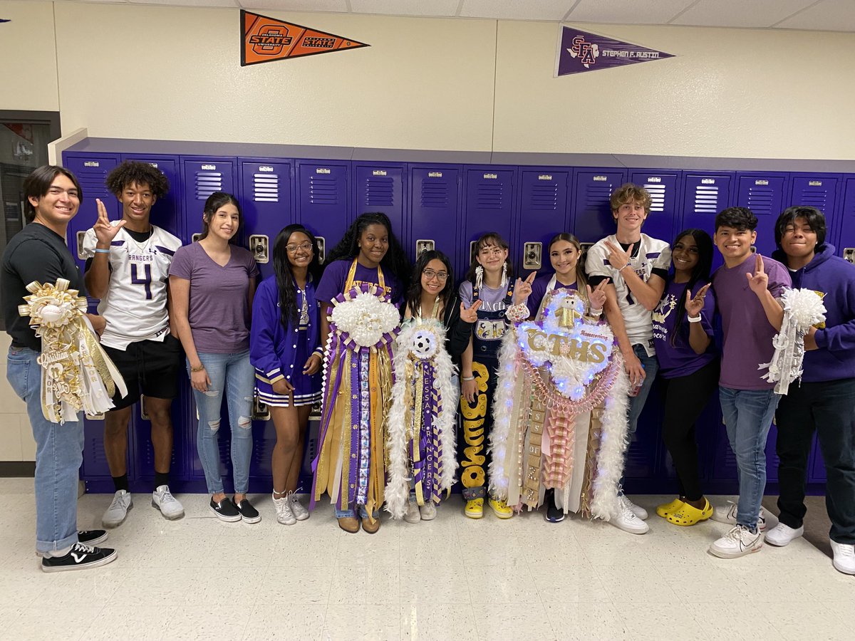 CTHS AVID Seniors’ Ranger pride &amp; school spirit! HOCO tradition! #rangersride ⁦<a href="/ChisholmTrailHS/">CTHS</a>⁩