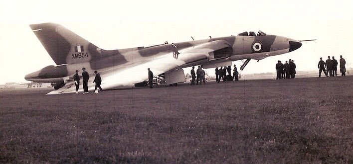 ‘The mighty #Avro #Vulcan #XM654…’

Discover the #History of #44Sqn #Rhodesia on our #Squadron #Association website:

44sqn.com/gallery/histor…

#ThunderboltsAreGo