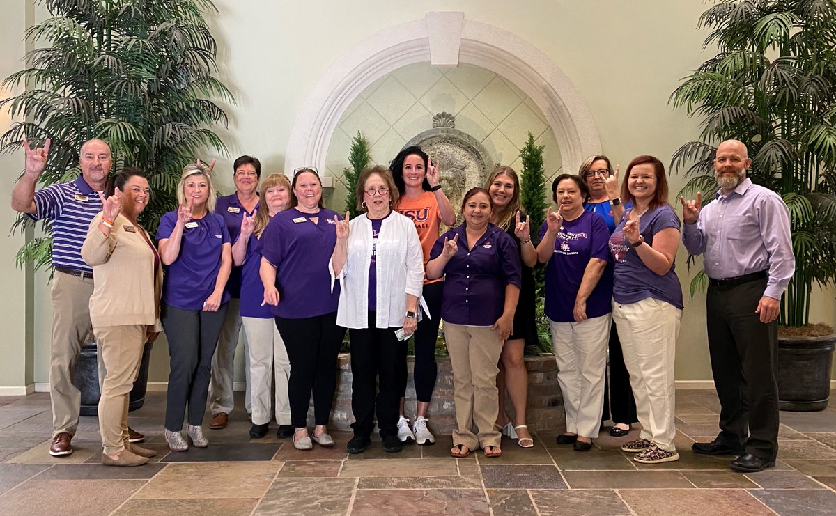 Coach Nimz had a blast speaking with the employees at Exchange Bank this morning! She was able to highlight our NEW 21-22 squad AND gave insight on the importance of the positive ENERGY that makes our bus go! The Energy Bus by <a href="/JonGordon11/">Jon Gordon</a> has been 💯to our team and community🚍😈