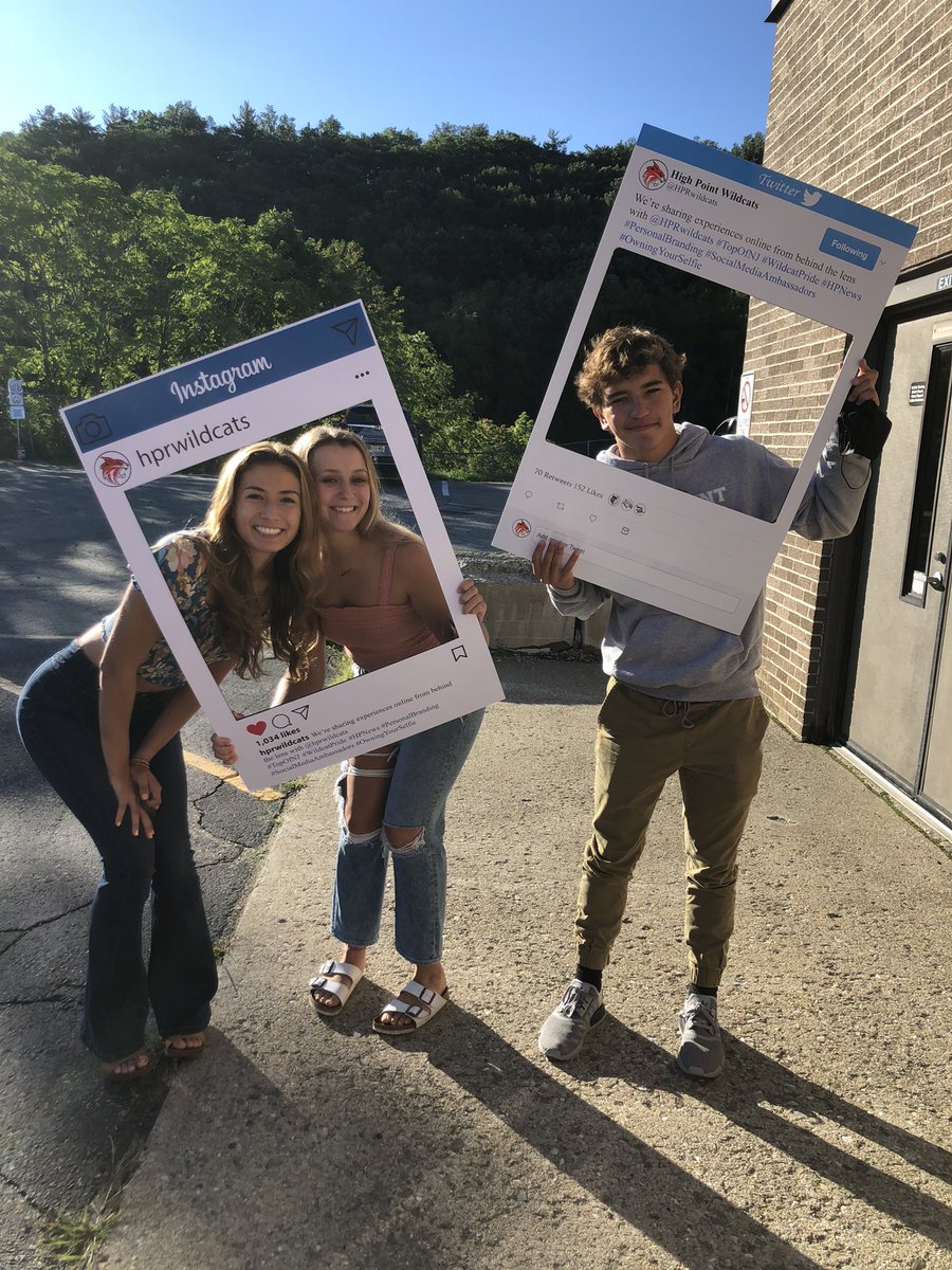 leia_ruvo's tweet photo. First day back!! Welcome Home Wildcats🐾❤️ #firstdayofachool @hprhs_Andrew @hprhs_hannahd @hprhs_hope @hprhs_brandon @hprhs_hunter https://t.co/KEti2AwfH1