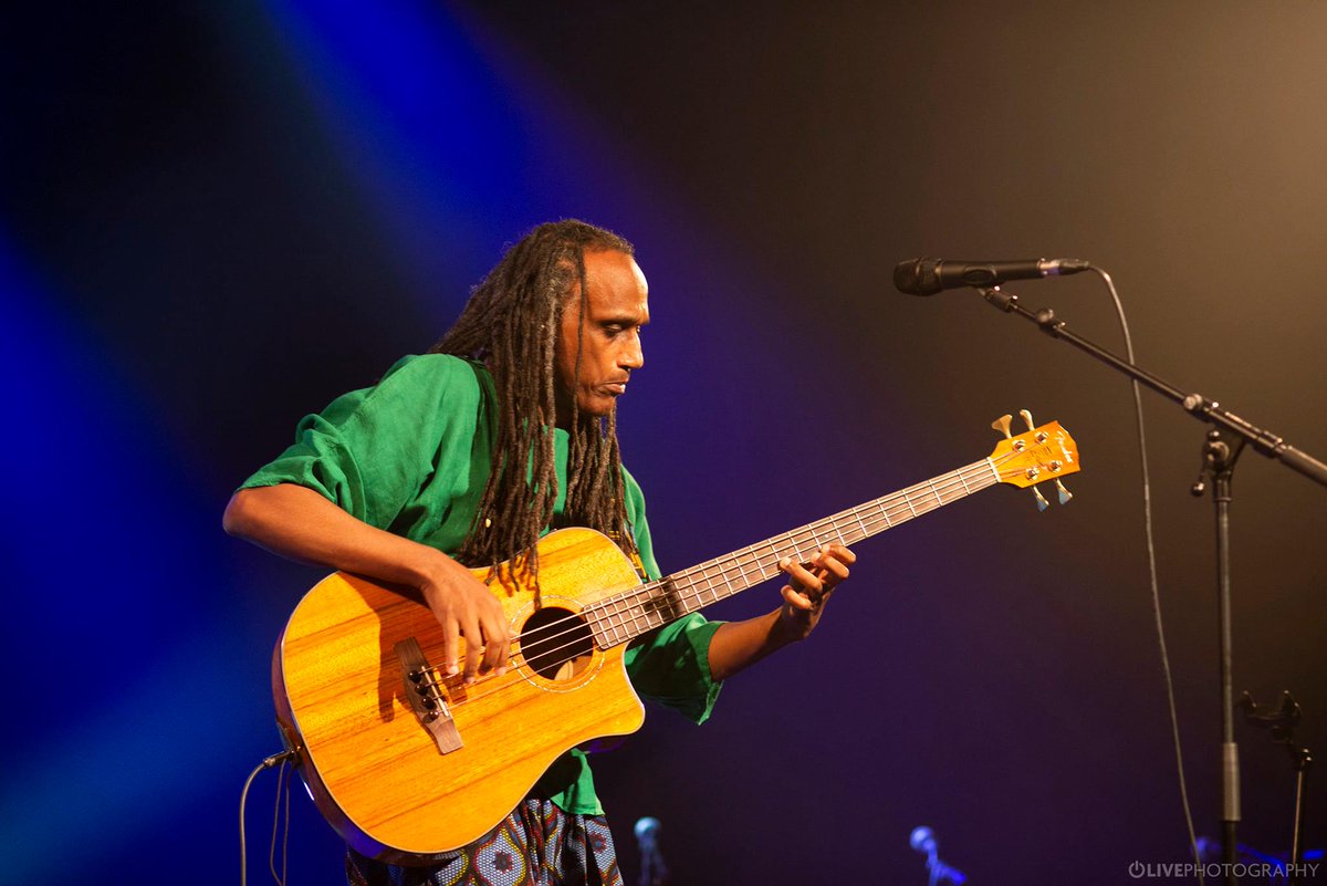 Ce soir à partir de 20h00 rdv à Bobigny rooftop de #Kaphonic Pwod pour la soirée #Kalyphonic avec à l'affiche Gérald Toto qui interprétera les chansons de son album SWAY #concert <a href="/Coloreprod/">Colore</a>