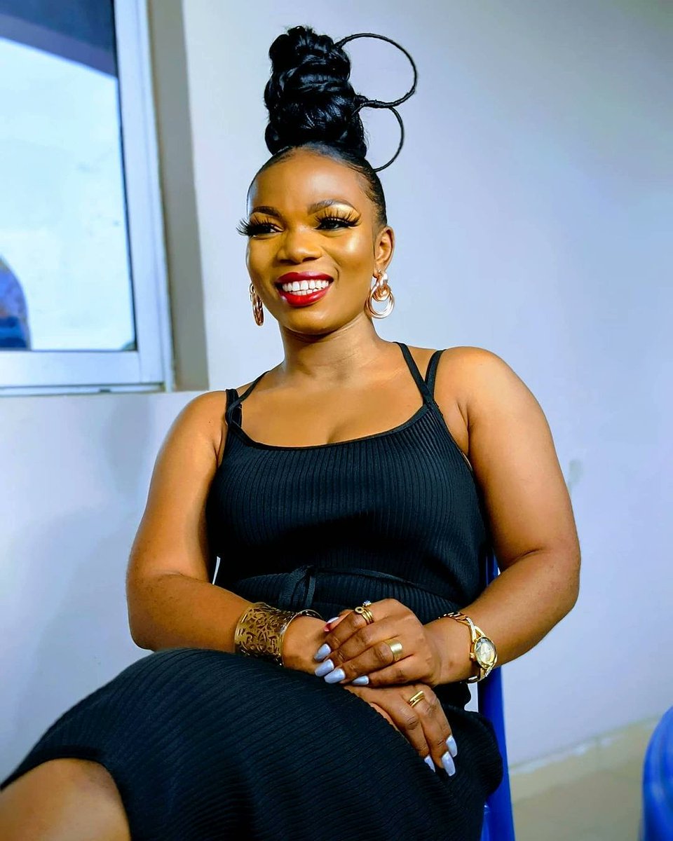 Quand tu as work dur toute la semaine et que tu sais que ton week-end sera Top, voici comme tu es!

<a href="/AsabaOfficial/">Asaba Official🇨🇲</a> , que ton sourire radieux envoie un peu de soleil pour sécher les matelas des gens qui vivent dans les zones marécageuses.

Clip "Dodokido"👇🏾 youtu.be/G3vvq_k6uAM