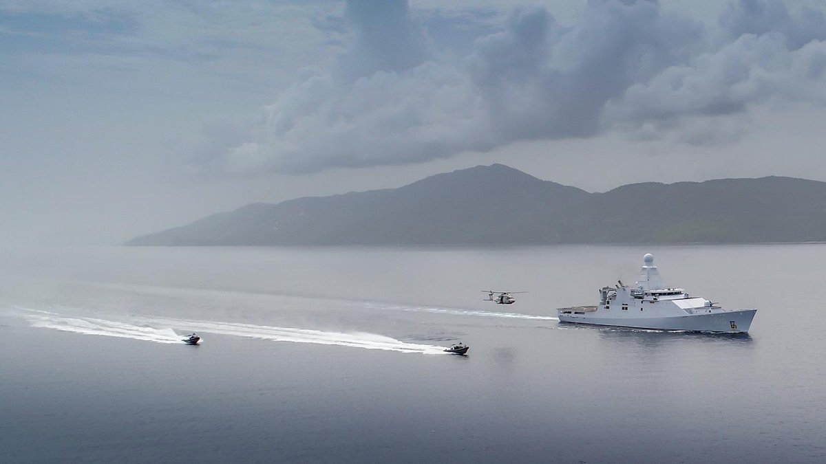 admiraalTas's tweet photo. Noodhulp Haïti afgerond en terug in Curaçao. De nood was hoog in het rampgebied, blij dat we een helpende hand konden bieden. Bemanning en boordvliegploeg van de Holland en Marine Squadron Carib: dank voor jullie goede werk! @Zr_Ms_Holland @dhcluchtmacht @C_ZMCARIB @kon_marine https://t.co/2mrv7s0yVx