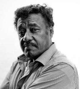 Chobe2020's tweet photo. አለማየሁ እሸቴ
=========
(1934 ዓ/ም — 2013 ዓ/ም) 

በአንጋፋውና ተወዳጁ ድምፃዊ አለማየሁ እሸቴ ዜና እረፍት የተሰማን ሀዘን ጥልቅ ነው። ከ50 አመታት በላይ በሚቆጠር የሙዚቃ ህይወቱ ድንቅ ስራዎችን ያቀረበለን ጋሽ አለማየሁ እሸቴ https://t.co/WqmusFdixQ