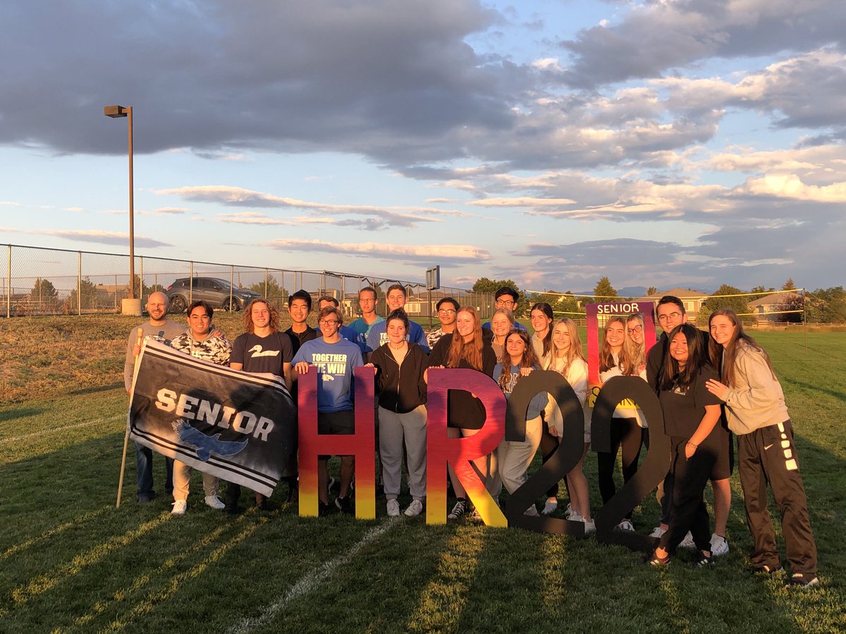 HRHSAthletic's tweet image. LOVE OUR SENIORS!! ⁦@HRFalconSenate⁩ #SeniorSunrise #AllInRanch