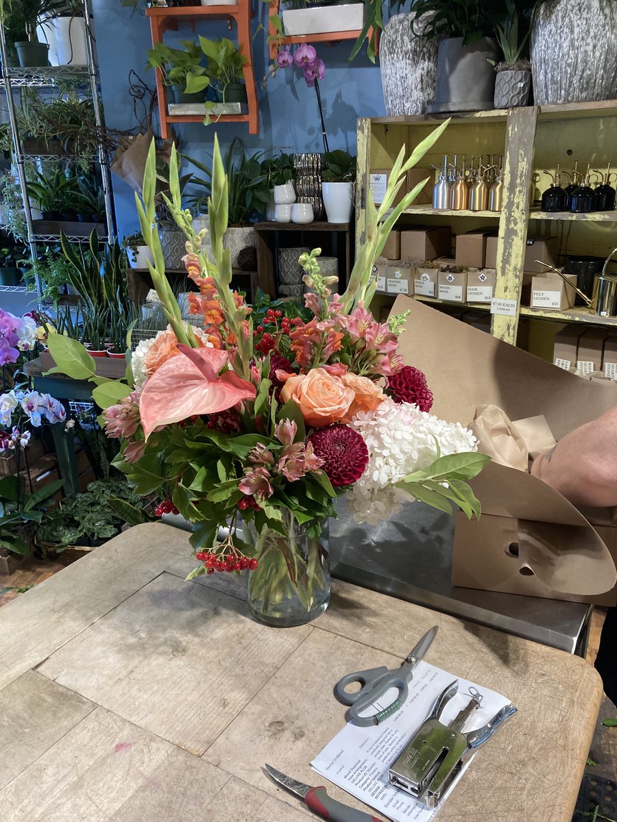 Every day we are delivering floral beauty all around the city! Read our latest blog post to find out how much we love bringing joy through flowers, every day of the week:

ecostems.ca/blog/everyday/