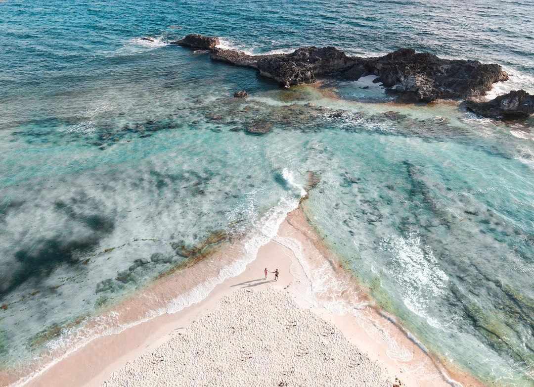 TCITourism's tweet photo. Revel in the beauty of Dragon Cay on the Sister Island of Middle Caicos💙
📸@paulieandbri
.
.
.
.
#TurksAndCaicosReopen #TurksAndCaicos #TCI #SisterIslands #DragonCay #MiddleCaicos #BeautifulByNature #WeAreTurksAndCaicos https://t.co/MIChnTqHcS