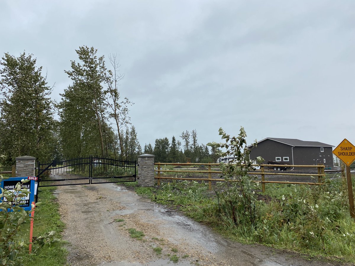 LarkaunHomes's tweet photo. We didn’t let the weather slow our team down this last week. Other than our concrete driveway. Great progress on our Shouse lake project at Gull Lake. #BuildingValueForLife https://t.co/TA9N8l0r1B