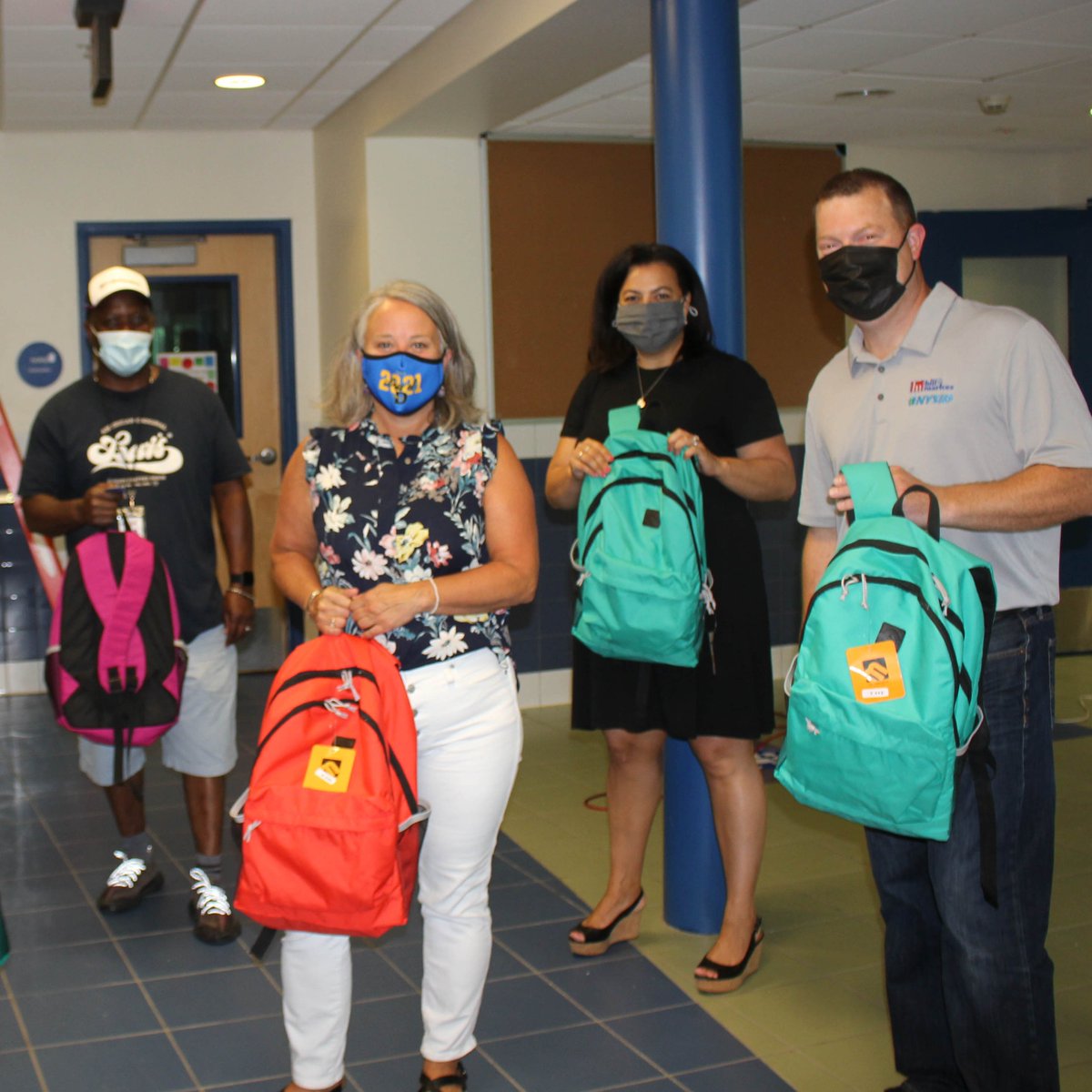 HillandMarkes's tweet photo. We love to share good news on Fridays! Last Friday our partners at @NYSIDSpeaks helped us deliver backpacks filled with school supplies to Albany City Schools Delaware Community School! We hope the these students and families have a great school year.  🎒✏️

#backpackgiveback https://t.co/QgNBfLAzW7