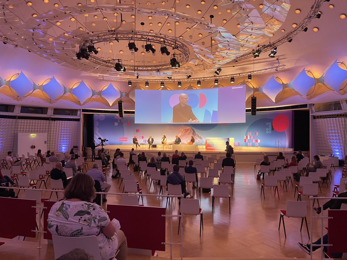 Vielen Dank für die super Session zu #comtech beim hybriden #kkongress <a href="/TMickeleit/">Thomas Mickeleit</a> <a href="/zerfass/">Ansgar Zerfass</a> <a href="/JanaBrockhaus/">Jana Brockhaus</a> Oliver Lönker und wie wir Zukunft selbst gestalten können 🚀💪 #commtech @AGUK_News #engelvoelkers