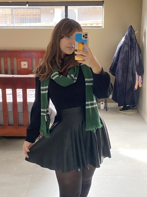 1 pic. Mind if I Slytherin? 🐍 https://t.co/sZ0Wgh86Ty