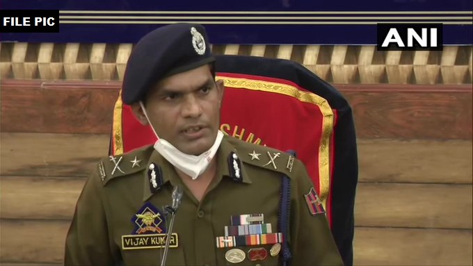 ndtv's tweet photo. "So far, the situation has remained peaceful and under control. Thank the public for their cooperation in maintaining law and order. Mobile service (voice call) and broadband of all TSPs shall open from today evening at 10pm": IGP #Kashmir Vijay Kumar 

(ANI) https://t.co/CN92VKcoTl