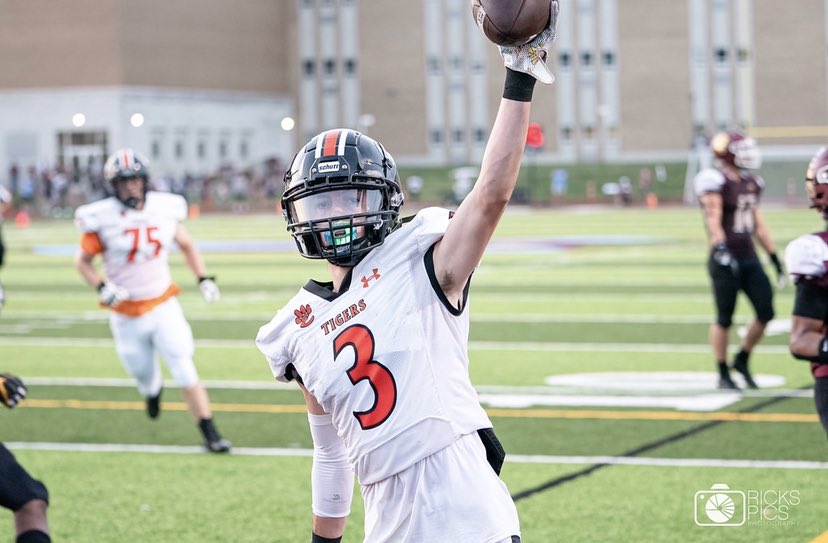 GAMEDAY⚫️🟠  Highland has been talking a little too much…POP OUT @ 7 AND SUPPORT                                            LETS GET LOUD                                           theme: Country🤠