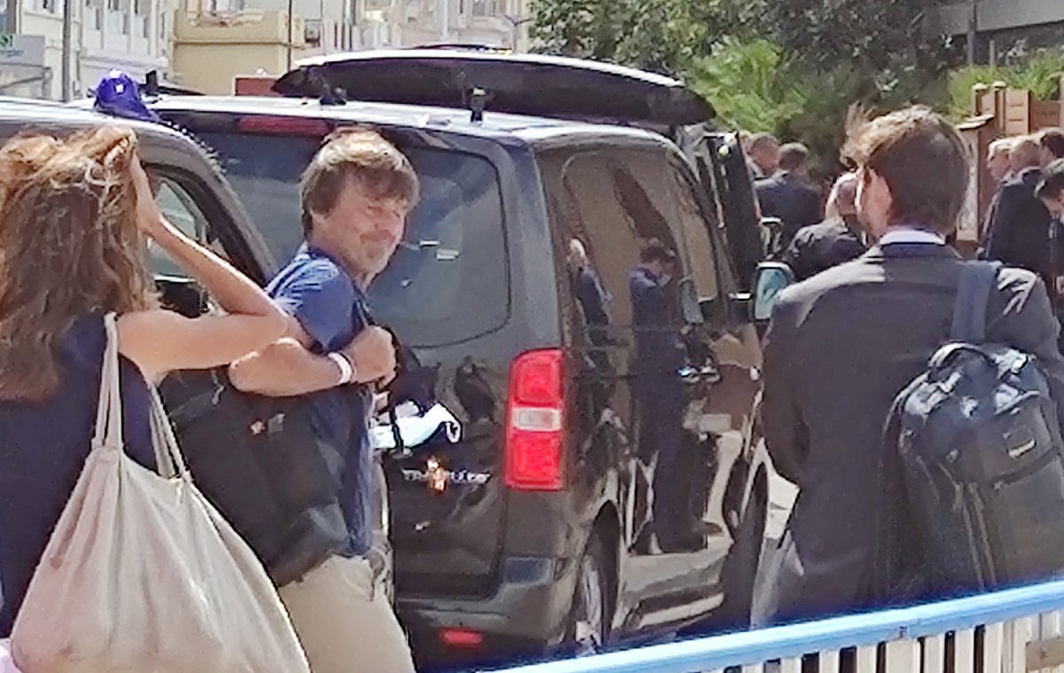 Le président Emmanuel Macron déjeune au Peron avec son ancien ministre Nicolas Hulot