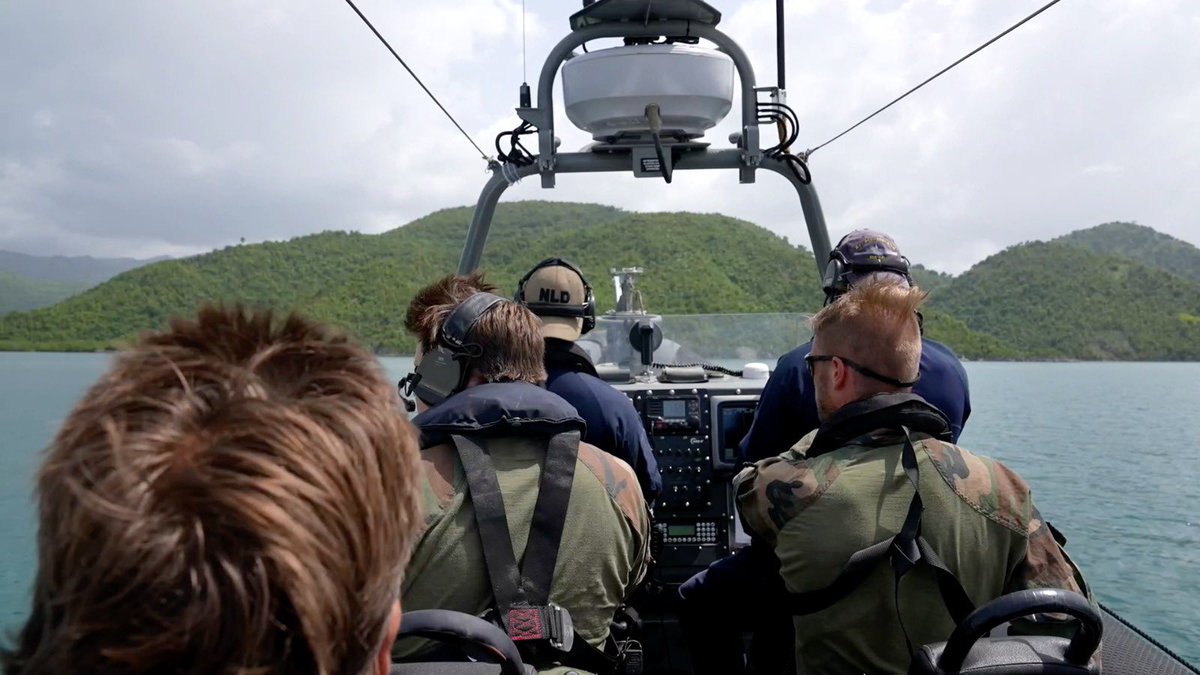 kon_marine's tweet photo. https://t.co/JJ5CCX3Kc5. Holland meerde zojuist weer af bij Curaçao. Daarmee is de militaire noodhulpoperatie na de aardbeving in Haïti afgerond. De inzet van Defensie was voor 14 dagen en begon op vrijdag 20/8. Kijk voor meer informatie en een video op https://t.co/H1SmKVDeOT https://t.co/678200jZBq
