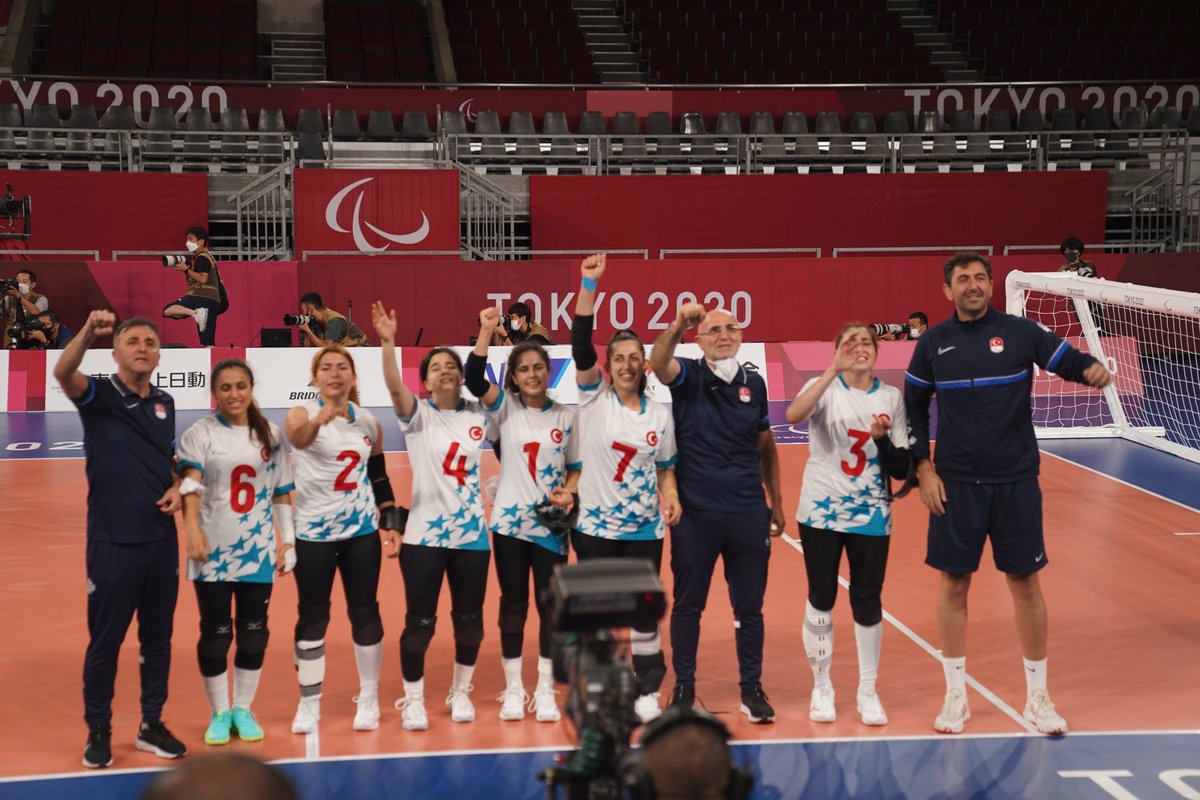 vekilince's tweet photo. Tokyo 2020 Paralimpik Oyunları’nda altın madalya kazanan #Goalball Kadın Milli Takımımızı gönülden kutluyorum. Ülkemize yaşattığınız gurur için hepinize ayrı ayrı teşekkür ederim. Tek kelimeyle, muhteşemsiniz. 🇹🇷🧿 https://t.co/YU8bBmmmMB