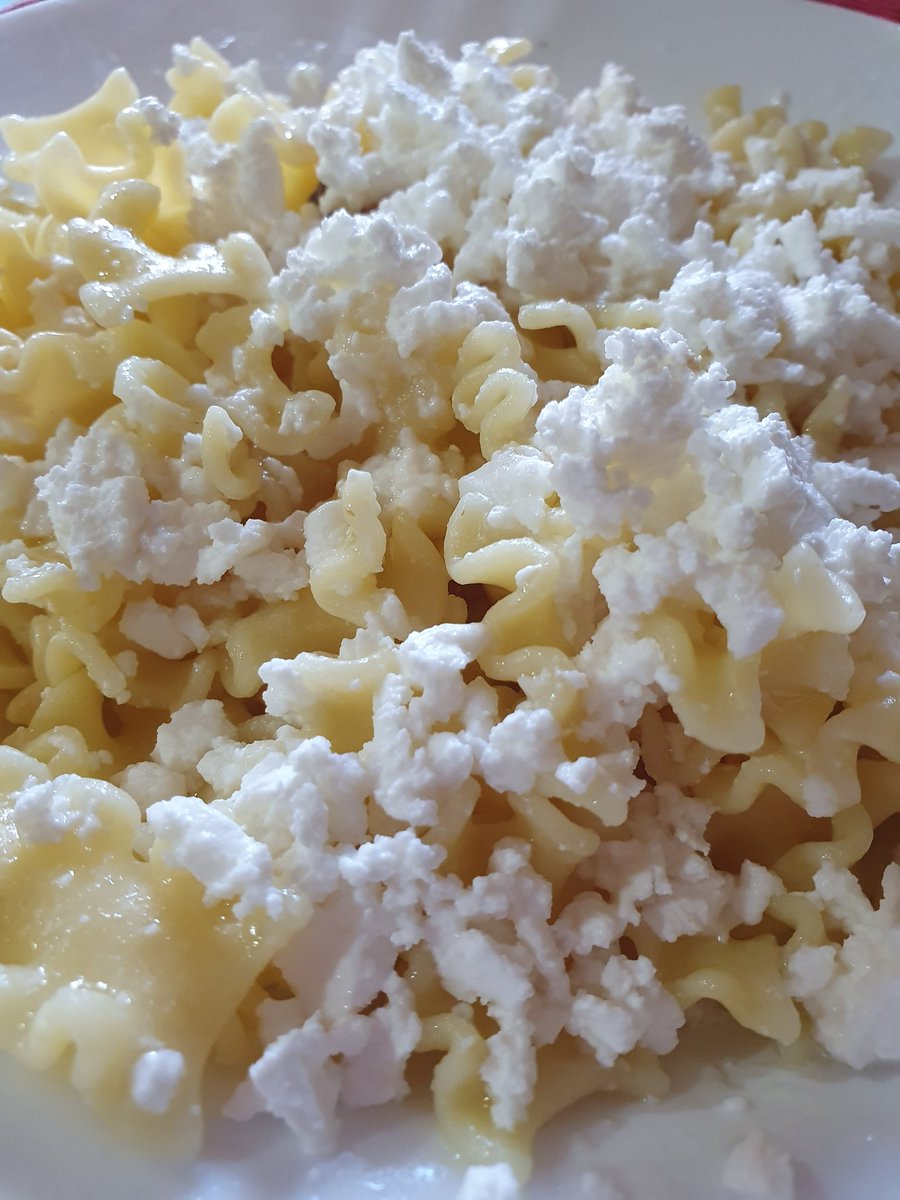 Macaroane cu brânză și slănină. Cine știe, știe #madeinromania #lovemymum