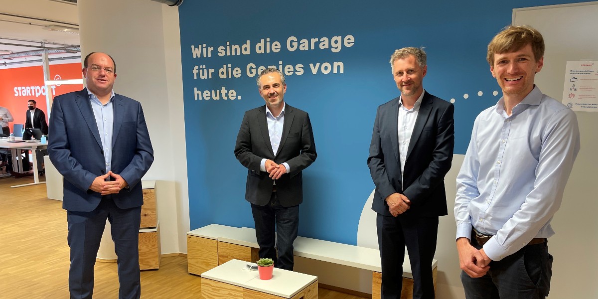 startport (@startport_ruhr) on Twitter photo 🚀 Danke für den Besuch an <a href="/tj_tweets/">Thomas Jarzombek</a>, Beauftragter des Bundeswirtschaftsministeriums für digitale Wirtschaft & Startups, bei uns im Duisburger Innenhafen. Mit Markus Bangen, Peter Trapp & Johannes Franke sprach er über Innovationen & Startups in der Logistik. @duisport 🚀 Danke für den Besuch an <a href="/tj_tweets/">Thomas Jarzombek</a>, Beauftragter des Bundeswirtschaftsministeriums für digitale Wirtschaft & Startups, bei uns im Duisburger Innenhafen. Mit Markus Bangen, Peter Trapp & Johannes Franke sprach er über Innovationen & Startups in der Logistik. @duisport