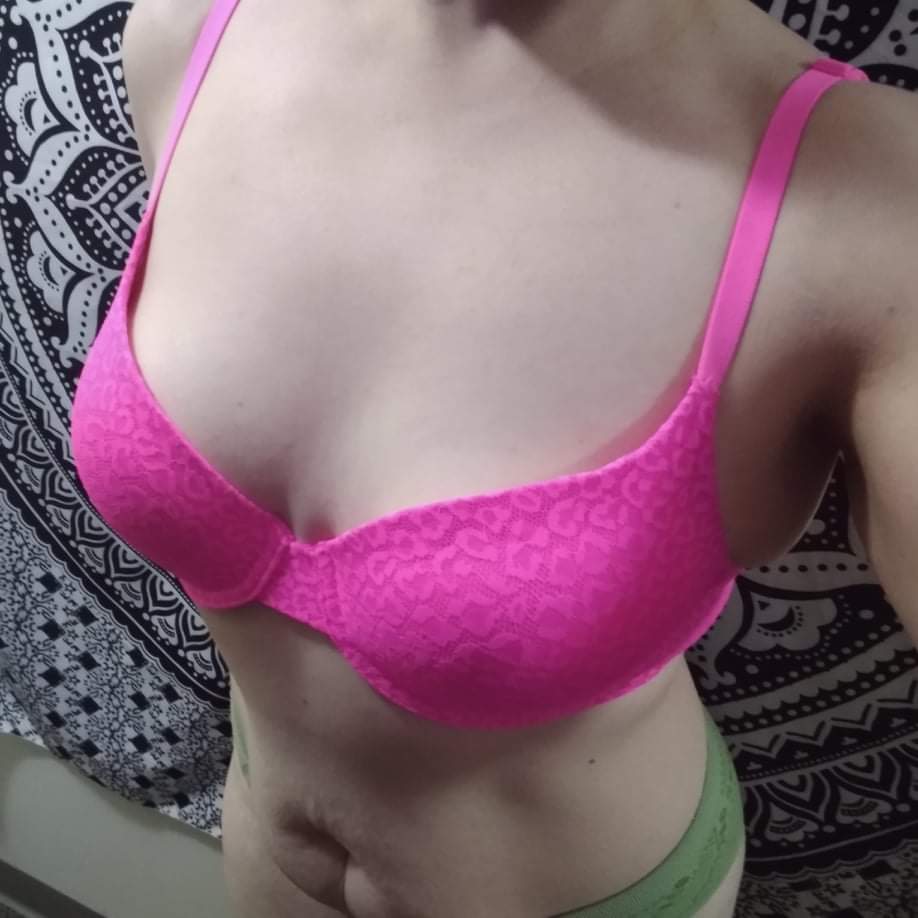 3 pic. ♥ONE YEAR FREE♥ subscription to my premium OnlyFans account! (Limited Offer) ♥Join my free page, tip $20, and I'll send you a link for a free one year subscription. https://t.co/zFsZk4CoHD ✨No PPV ✨Pics Daily ✨Videos Weekly ✨My Beautiful Face ✨Chat Daily ✨Contests https://t.co/vhsxmkyyy6