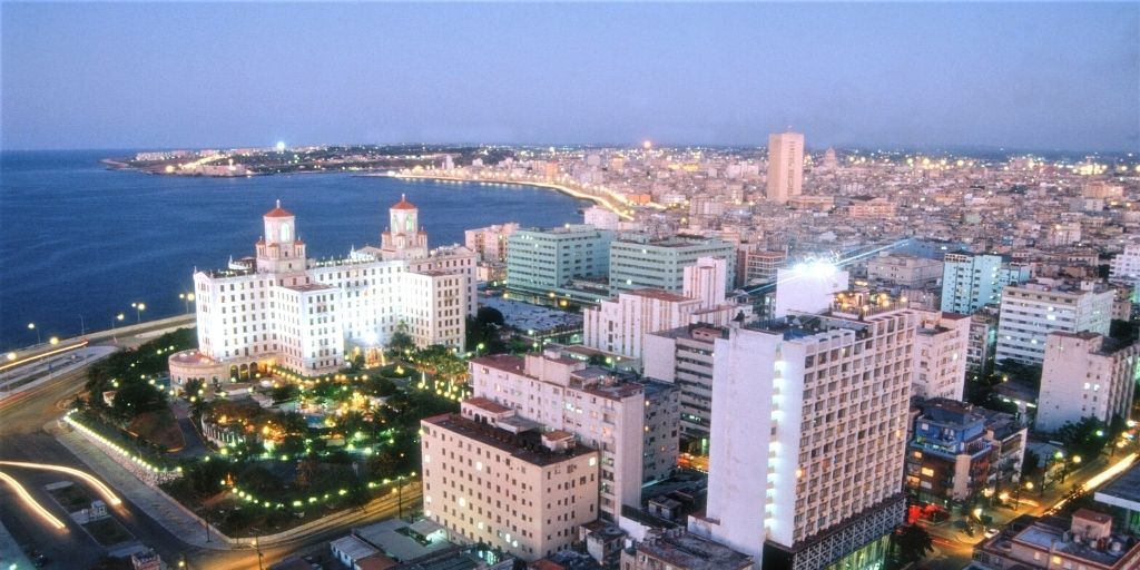 Travel_Fab's tweet photo. 📍Havana, Cuba...!! 🌆😍
.
.
.
#Cuba #stayinspired #havanacollection #borntotravel #traveldestinations #travelblogger #architecturephotography #architecturelovers #cubanlife #cubatrip #cubatravel #havanapictures #beautifuldestinations #urbanandstreet #photooftheday #CubaTravel 👌 https://t.co/GosR2kMQmD