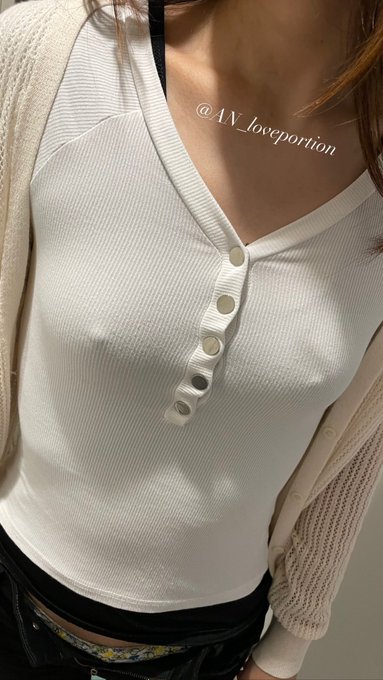 今日ノーブラでお出かけしてたら男の人達からの視線が凄かった💕 私も興奮して少し濡れちゃった/// https://t.co/RwrWTES70a<a href="/tag/%E6%96%B0%E3%81%97%E3%81%84%E3%83%97%E3%83%AD%E3%83%95%E3%82%A3%E3%83%BC%E3%83%AB%E7%94%BB%E5%83%8F"class="tags"><span>#新しいプロフィール画像</span></a>