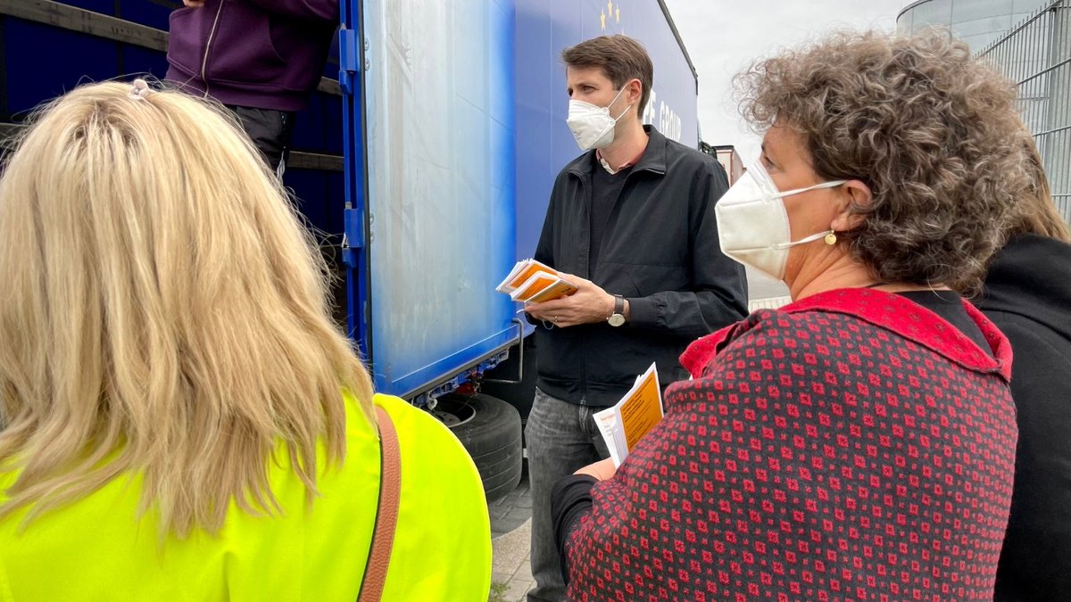 Schluss mit prekären Arbeitsbedingungen und geringem Lohn für Fahrer*innen und Zusteller*innen bei Amazon. DGB Vorstandsmitglied Anja Piel hat sich auch heute an den #ausgeliefert Aktionstagen von verdi und dem Projekt Faire Mobilität in Brandenburg beteiligt. 