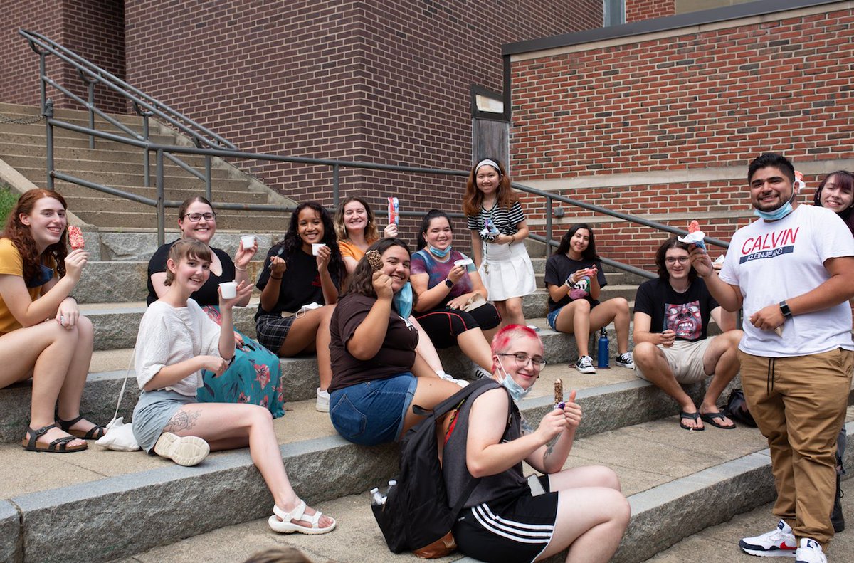 lesley_u's tweet photo. Happy #LesleyMoveIn Weekend! We can't wait to see everyone on campus soon! π
#LesleyUniversity #CambMA #Cambridge #BackToSchool https://t.co/AOTvpmURXY