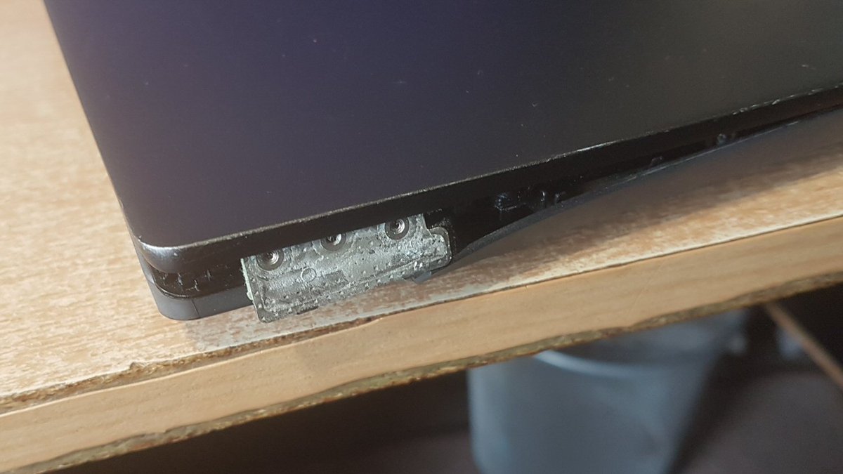 AmberValleyInfo's tweet image. Disappointed with @Lenovo My daughters laptop bought for christmas at @pcworld is coming apart #PoorWorkmanship #NotMadeToLast 
The previous had a similar problem with the screen coming away after 18 months.