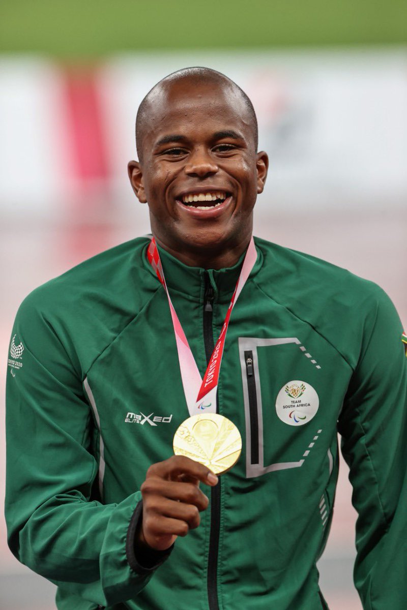 OfficialTeamRSA's tweet image. Pure joy! What a Paralympic Games this young man had. We are so proud!! 

Ntando Mahlangu. Hero! 🥇🇿🇦

#TeamSA
#Paralympics