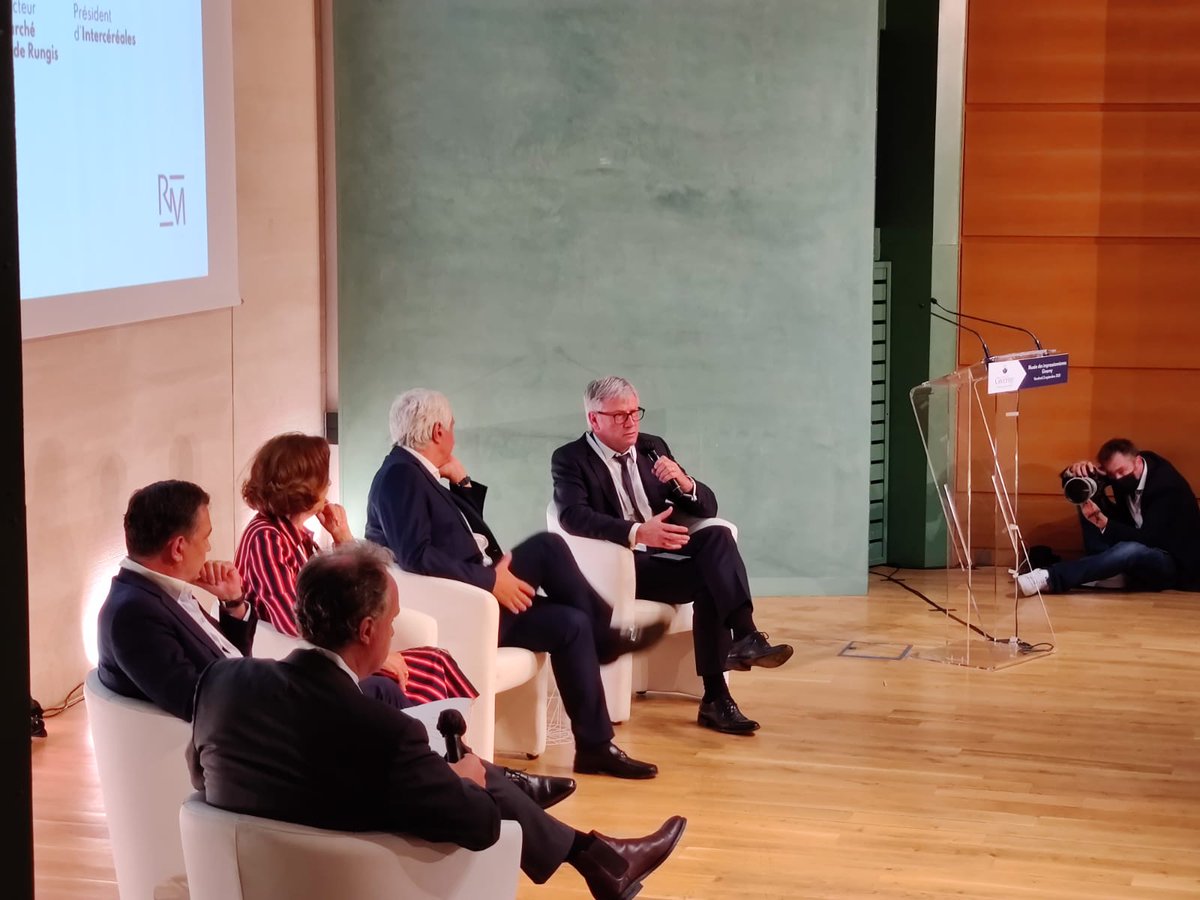 « La France qui est un grand pays #agricole et #alimentaire a cette capacité d’apporter des solutions immédiates, en l’état actuel des connaissances, pour réaliser ses objectifs en termes de baisse des émissions de #CO2 » <a href="/JeanFLoiseau/">Jean-François Loiseau</a> président d'<a href="/intercereales/">Intercereales</a>