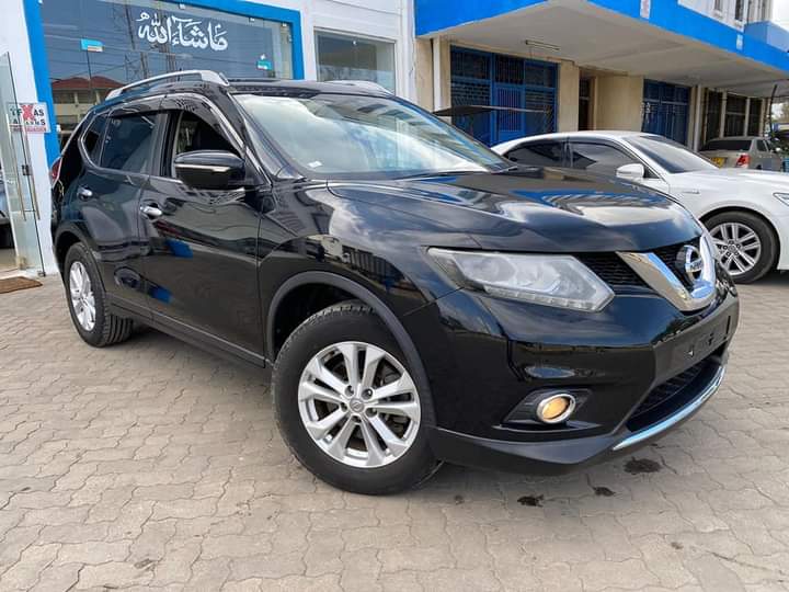 CarsKenyan's tweet photo. Nissan xtrail  ✔️
MODEL :2014 
✅Leather seats
✅Steering controls
✅5 seater
✅Heating seats
✅Alloy rims

☎️☎️/Whatsap 0721979029 for more information.
Visit our showroom at Mombasa for the best deals. https://t.co/AJ9OrWia2j