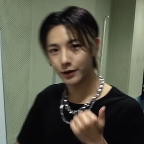 Noren lokal au - siap, kapten.

Ketika si kapten basket salah jalan dalam mendekati si kapten futsal, maka biarkan semesta yang bekerja.