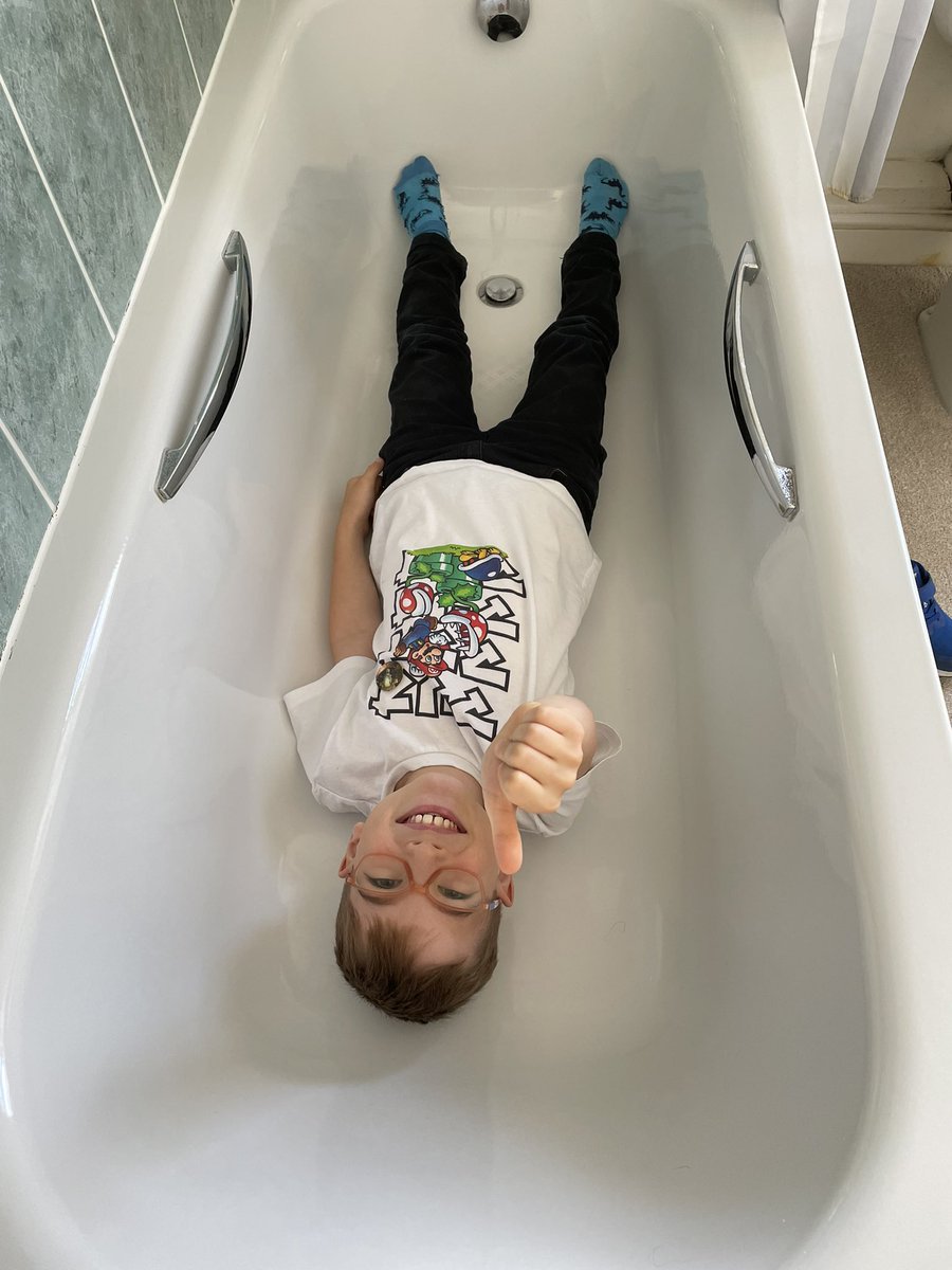 We are in! Monroe’s main priority was checking the bath size (our rental had a little weeny bath) approved by Monroe. 💛 #newhome