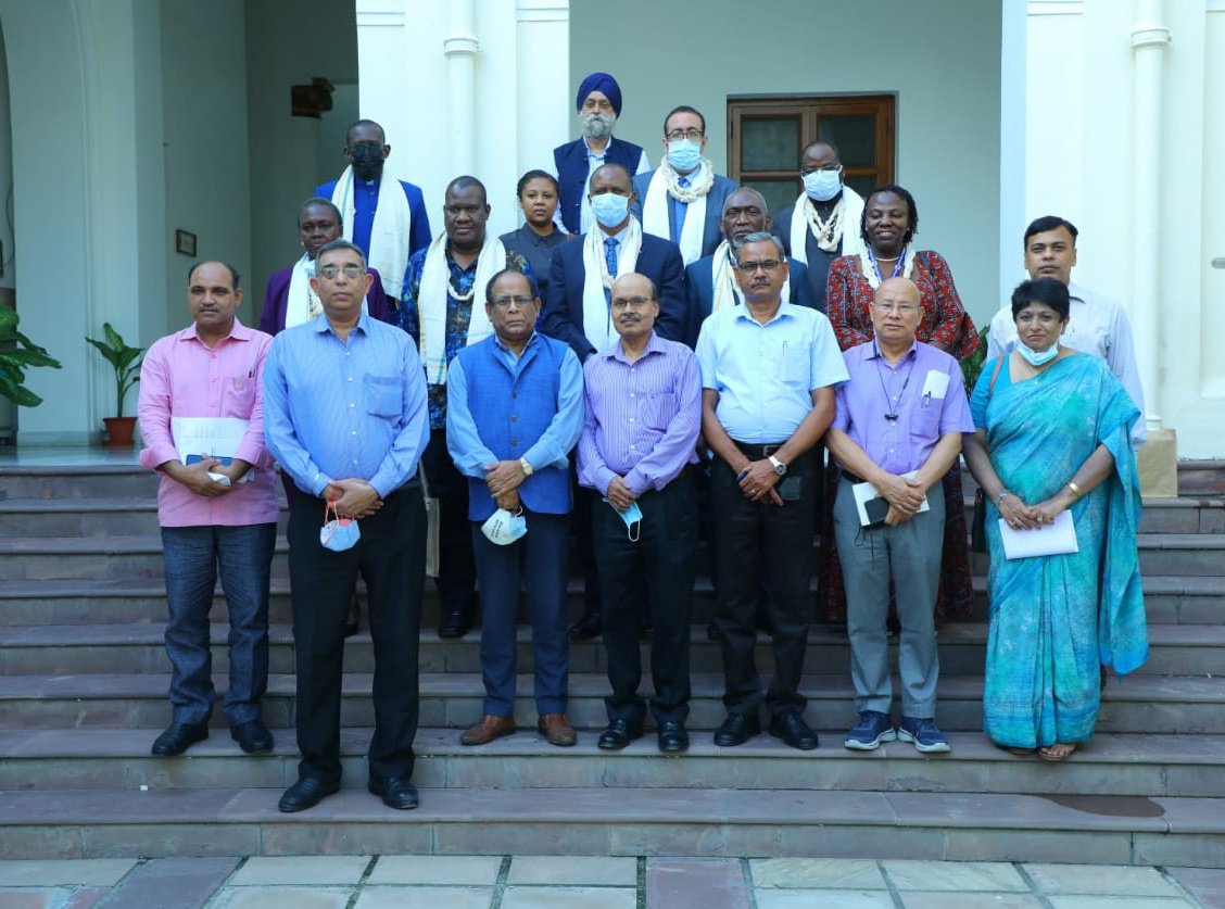 UnivofDelhi's tweet photo. High Commissioners and Ambassadors from various African countries visited University of Delhi today. They were felicitated and apprised about facilities available in DU. The diplomatic community also shared their concerns.
@UnivofDelhi 
@EduMinOfIndia https://t.co/3blHRPLV1n