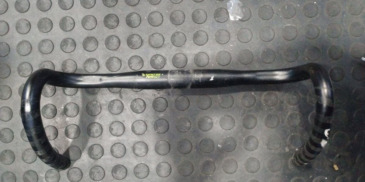 doabdl_'s tweet photo. @dickyy06 Dropbar Syncross 420mm 350k https://t.co/fzEANOwzgk