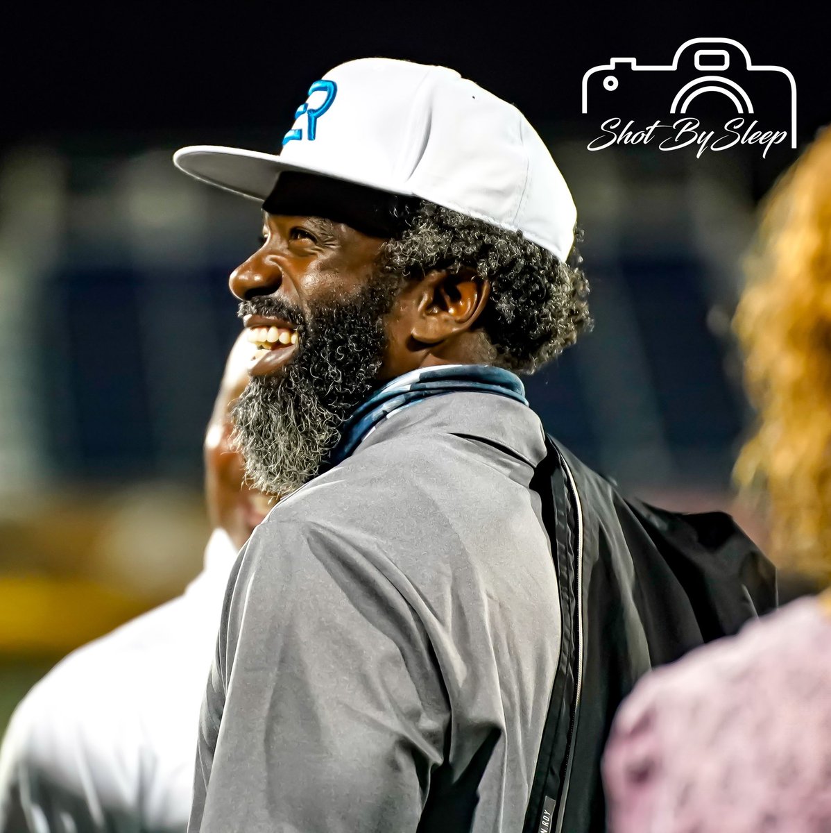 SleeperAth1etes's tweet photo. The greatest safety to ever play the game stopped by the #FIU #Panthers game last night @TwentyER @FIUCoachDavis @DrewDavis_FIU https://t.co/ZneTFpLYJq