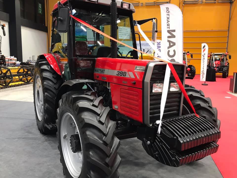 HattatTraktor's tweet photo. 🧿 Hattat Traktör, Eskişehir tarım fuarında sizlerle buluşmaya devam ediyor. Standımızı ziyaret etmeyi unutmayın.
.
#hattattraktör #hattattractor #eskisehirtarımfuarı https://t.co/HdfcNwpBQY