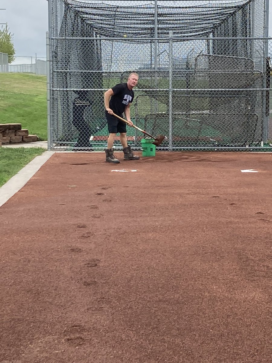 Brought out the lemon peppa steppers for game day! 🙅‍♂️⛈
#rainraingoaway #gameday #StangGang 🐴