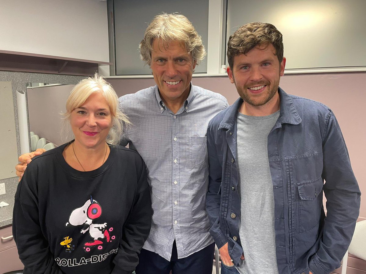 A delight to have the brilliant <a href="/LouConran/">Lou Conran</a> and @georgelewiscom on tour with me last night in Grimsby! 

#RightHereRightNowTour