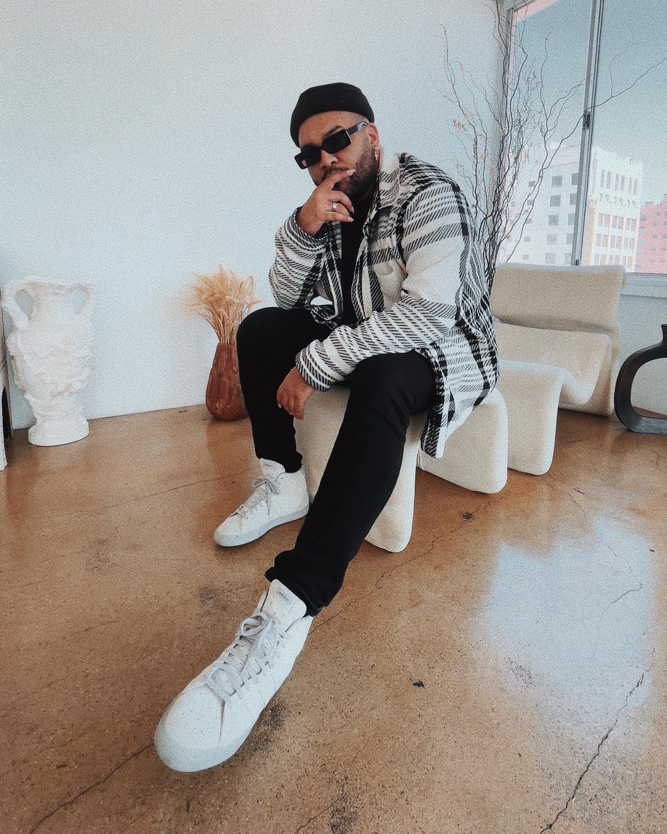 alfredjhenri's tweet photo. Certified Lover Boy https://t.co/iWDsXdgoRI