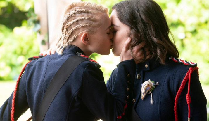 dnevsrachel's tweet photo. "Come with me. Have that walk on the beach."
#Raylla #motherlandforsalem #Fight4MFS #RenewMFS #loveislove https://t.co/Qfyujt1VPH