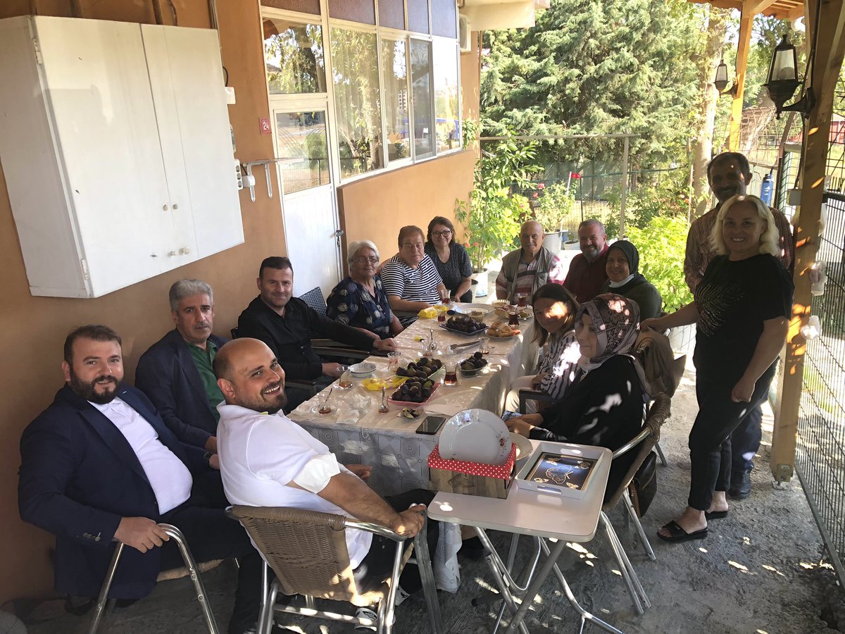 mcandaroglutr's tweet photo. Deliklikaya mahallemizde Selahattin  Karateke ve Mediha Karateke büyüklerimizi ziyaret ettik.

Kadirşinas ev sahipliği için kadın kolları yönetim kurulu üyemiz Nigar Karateke ve eşi Hakan beye teşekkür ederim. https://t.co/6zqFVvXV7S