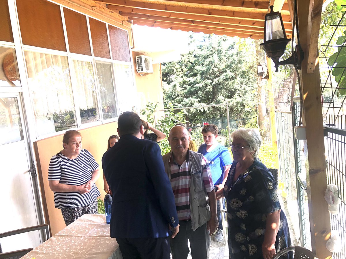 mcandaroglutr's tweet photo. Deliklikaya mahallemizde Selahattin  Karateke ve Mediha Karateke büyüklerimizi ziyaret ettik.

Kadirşinas ev sahipliği için kadın kolları yönetim kurulu üyemiz Nigar Karateke ve eşi Hakan beye teşekkür ederim. https://t.co/6zqFVvXV7S