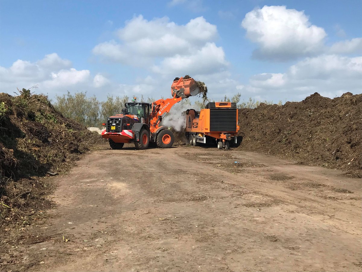 tevicornwall's tweet photo. If you've been cutting your hedges recently it's likely your #greenwaste is being turned into a high grade of #compost by Cornish business The Green Waste Company. It was great to discuss their business model and Cornwall's #CircularEconomy 

#everythinghasvalue #cornwall https://t.co/gWbtKaJw2N