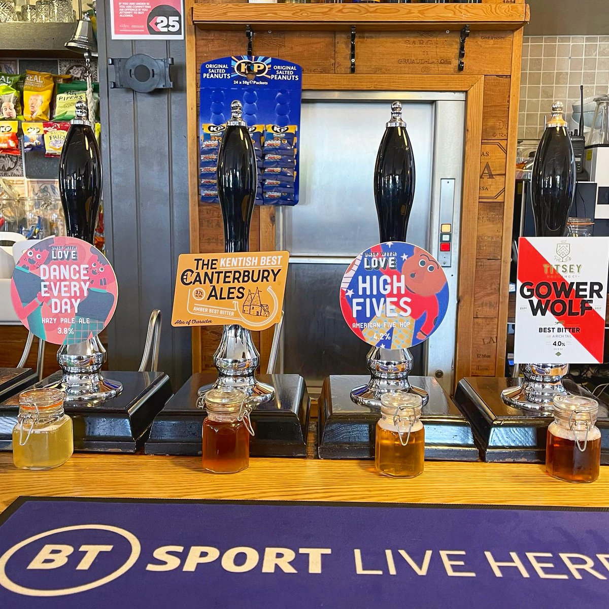 Beer makes everything better! Especially on Friday 😉
We have two new breweries: Only with love, @titseybrewingco and our good friends The Canterbury Ales❤️ 
Try all and choose your favourite 🍻 
#alehouse #supportlocal #mytunbridgewells #highstreet #beertime