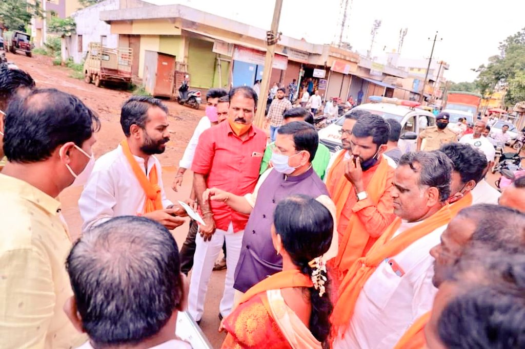 Shivayyabjp's tweet image. HDMC election voting day with @JoshiPralhad ji and @Jayaterthkatti ji