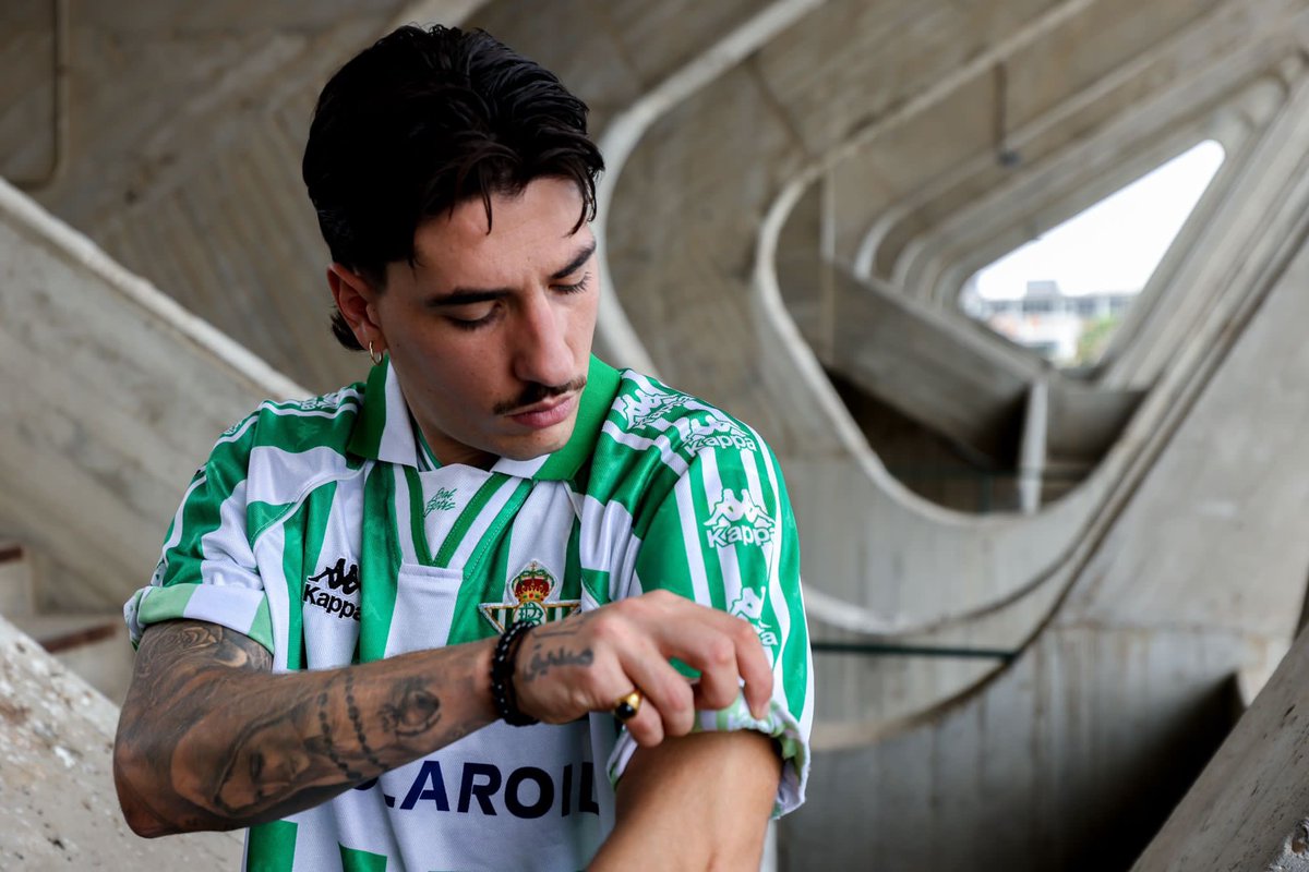 HectorBellerin's tweet photo. 💚🤍 https://t.co/WO34jWY3hw