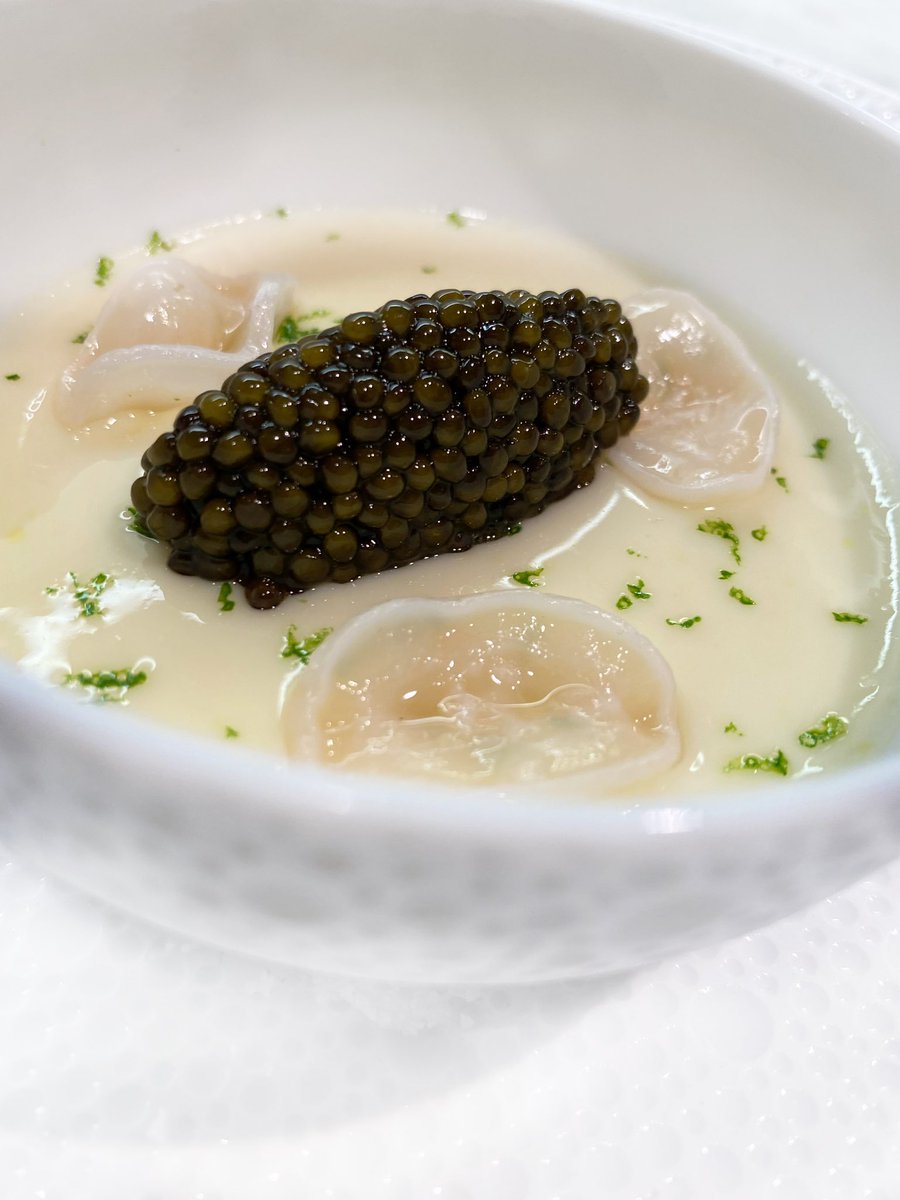 NEW @lebernardinny !
Osetra Caviar with Geoduck Chawanmushi.😁