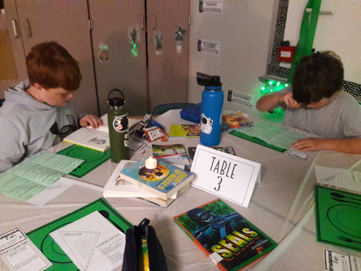 MyraHerbst's tweet photo. Ms. Sterry's 4th graders love reading "a latte"! Enjoying a book tasting at their Starbooks Cafe today! https://t.co/8Ngwnd7Wtb