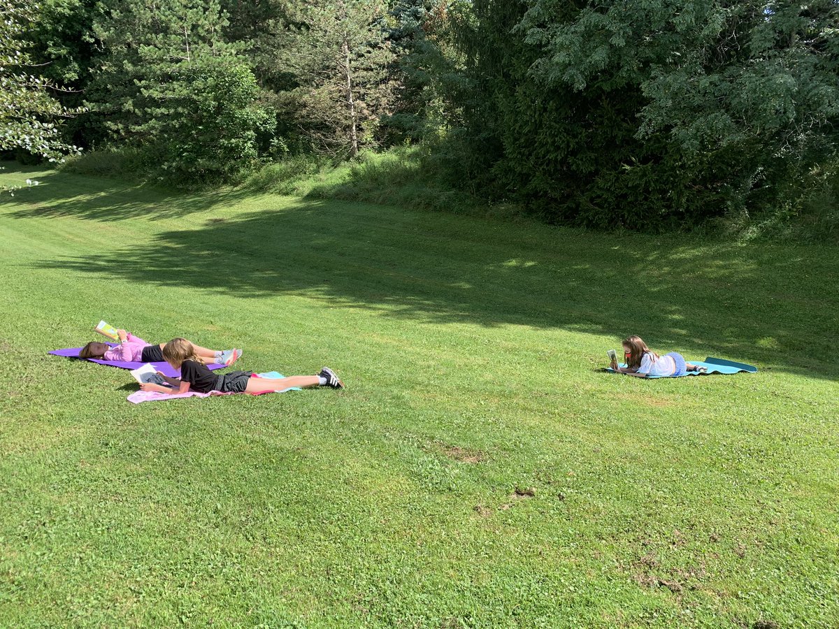 MrsBVanDy's tweet photo. Enjoying the sunshine while working on building our reading stamina 📚☀️ https://t.co/gdnmOrLKB2